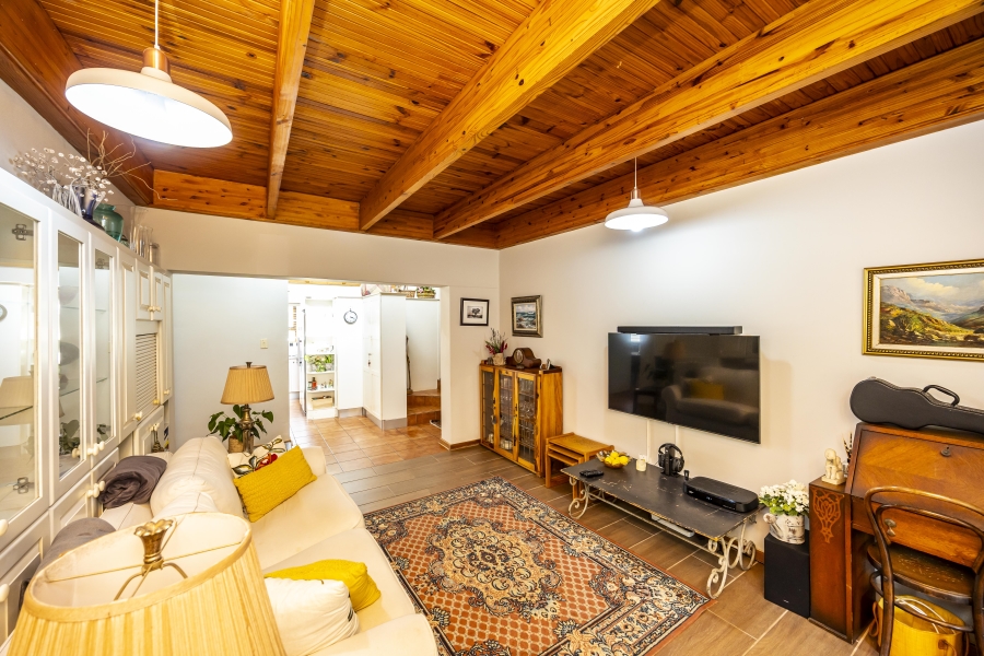 4 Bedroom Property for Sale in Bonza Bay Eastern Cape